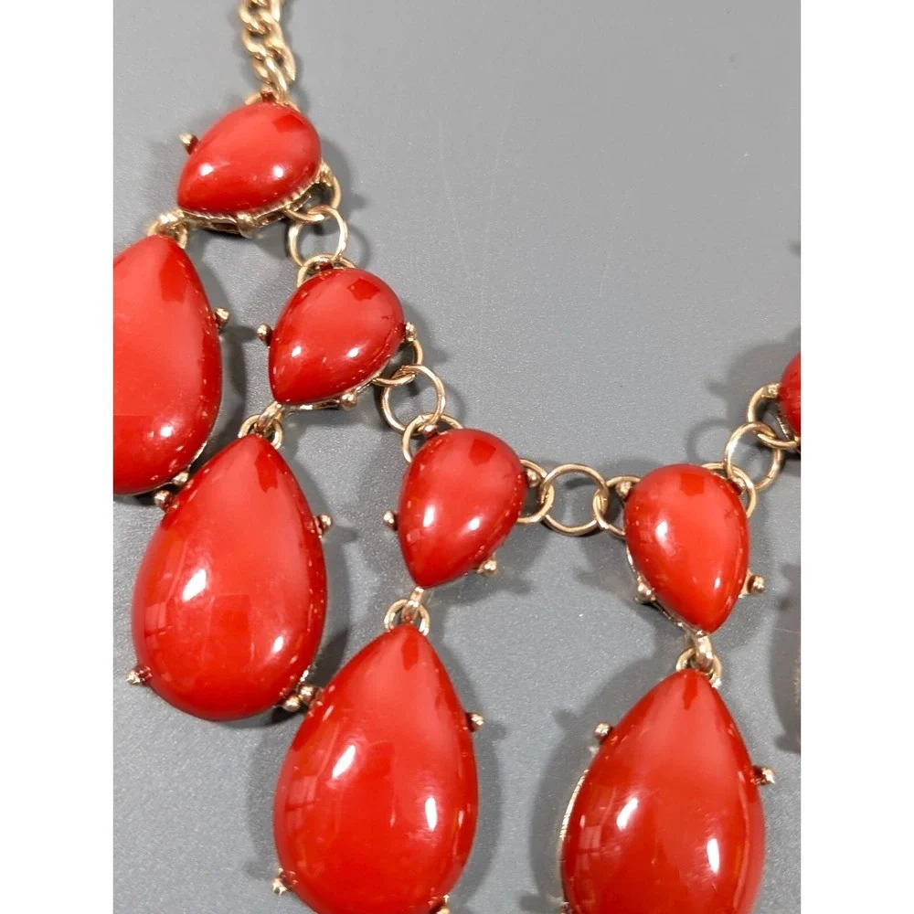 Charming Charlie Red Orange Teardrop‎ Statement Necklace Gold Tone 19